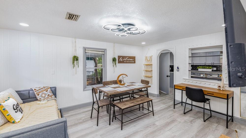 O6114643 Property Photo 6