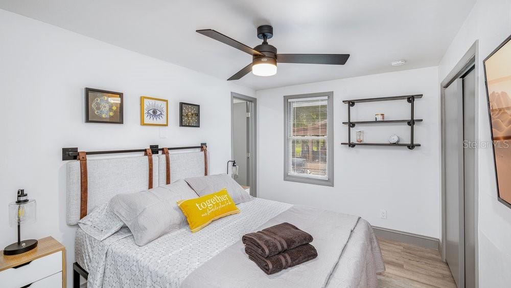 O6114643 Property Photo 10
