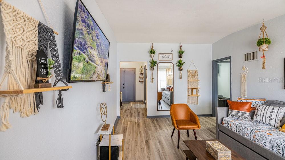 O6115229 Property Photo 8