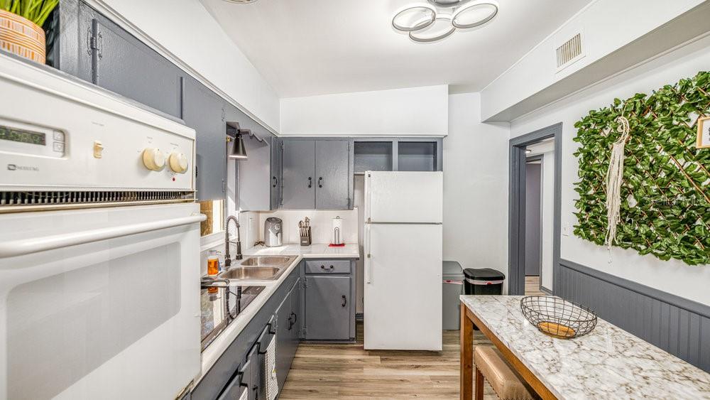 O6115229 Property Photo 10