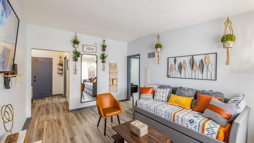 O6115229 Property Photo 12