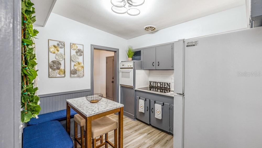 O6115229 Property Photo 14