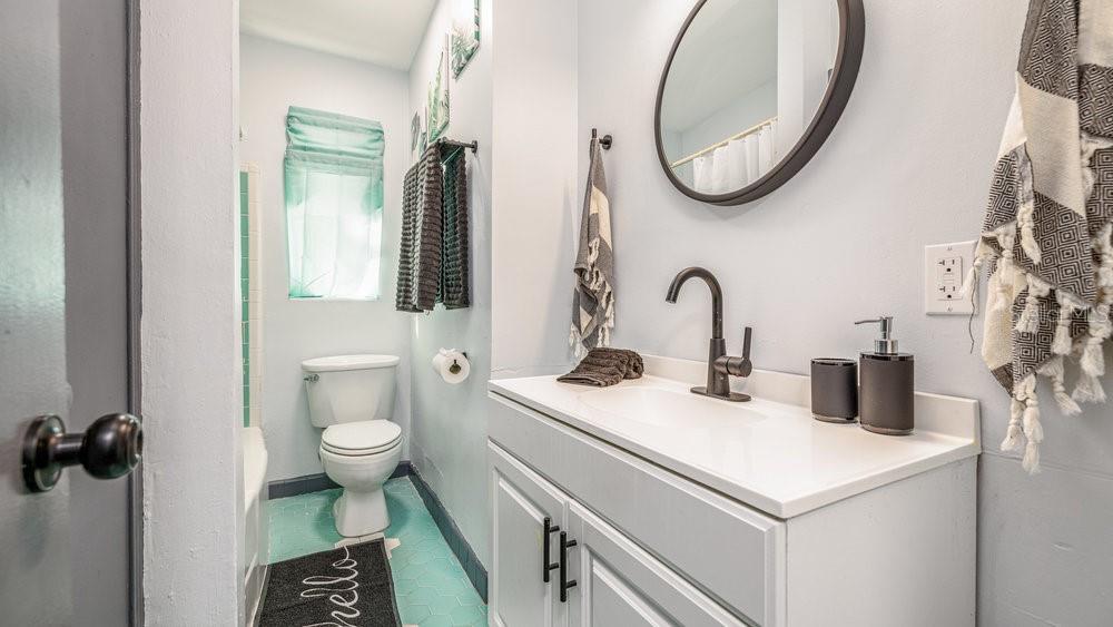 O6115229 Property Photo 21
