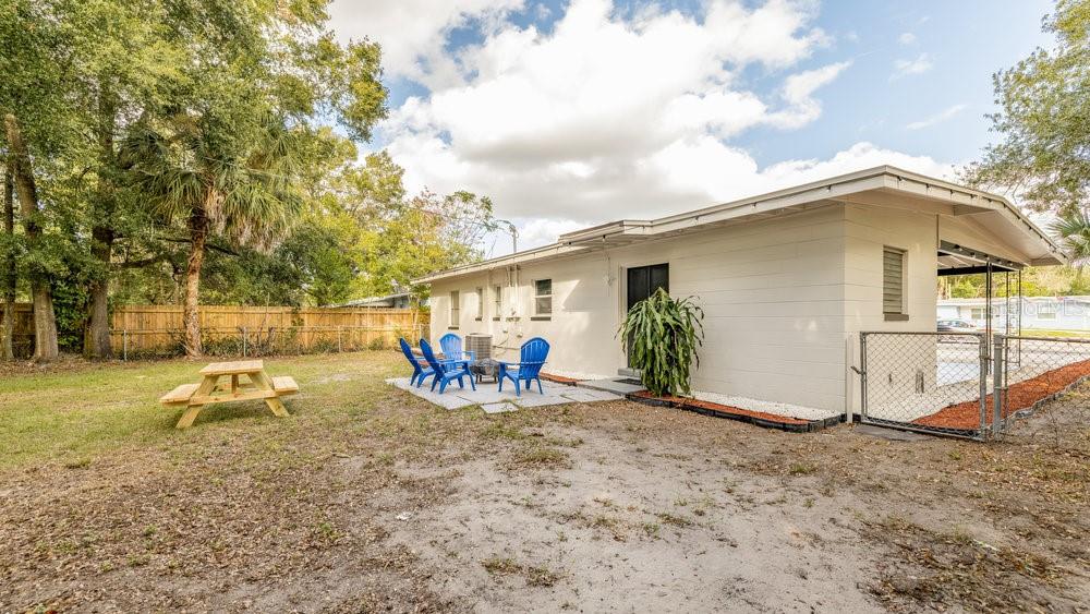 O6115229 Property Photo 22