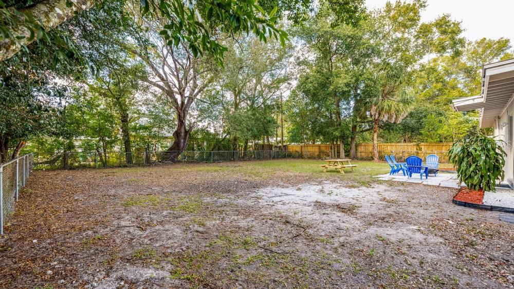 O6115229 Property Photo 24