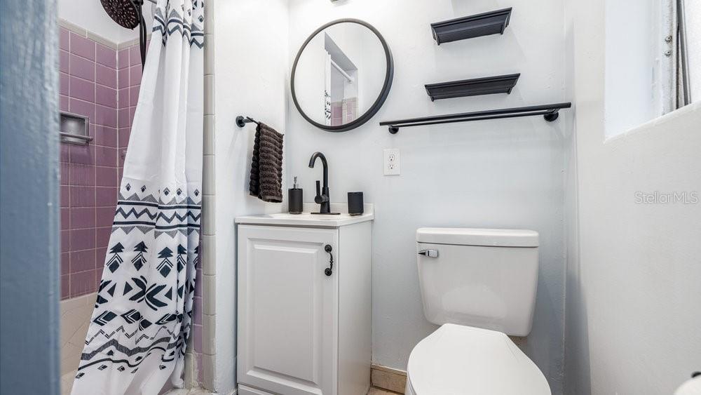 O6115229 Property Photo 25