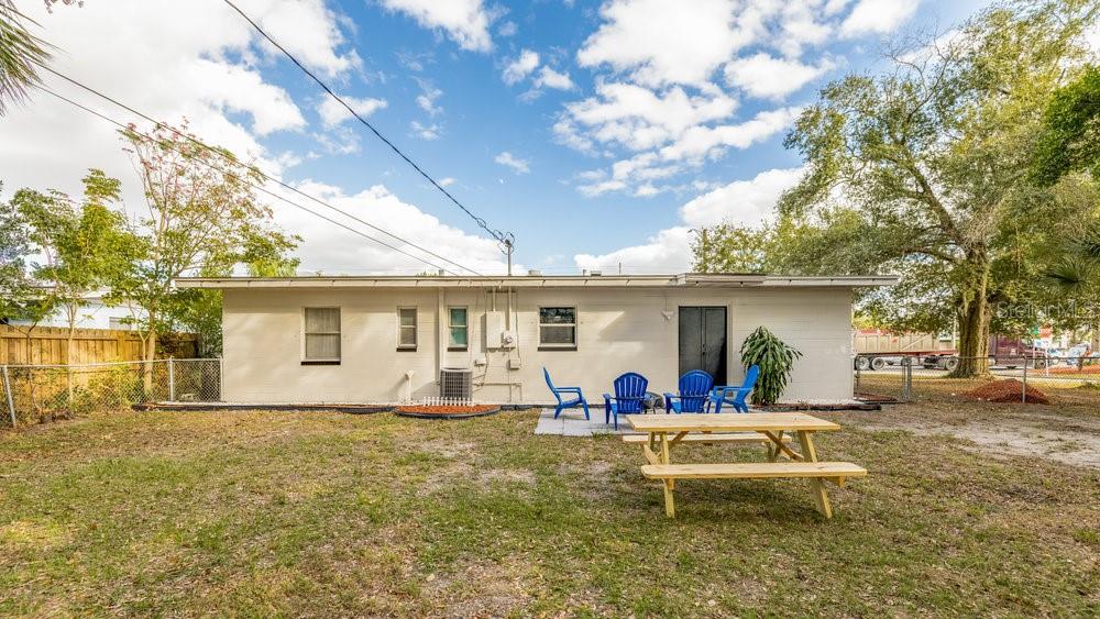 O6115229 Property Photo 31