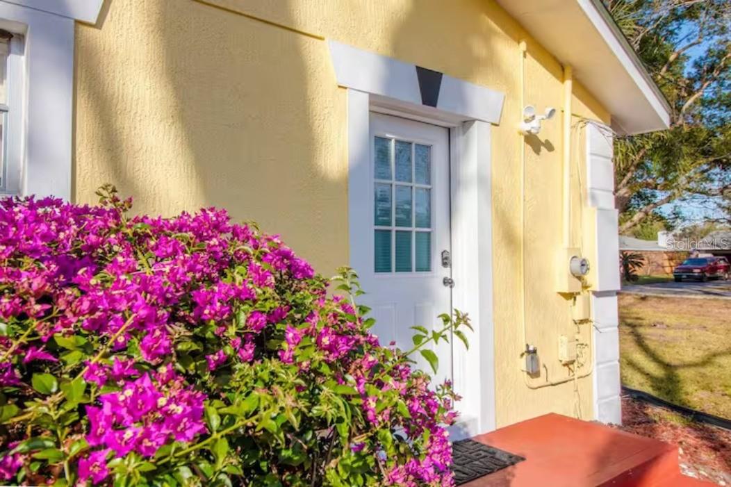 O6117175 Property Photo 2