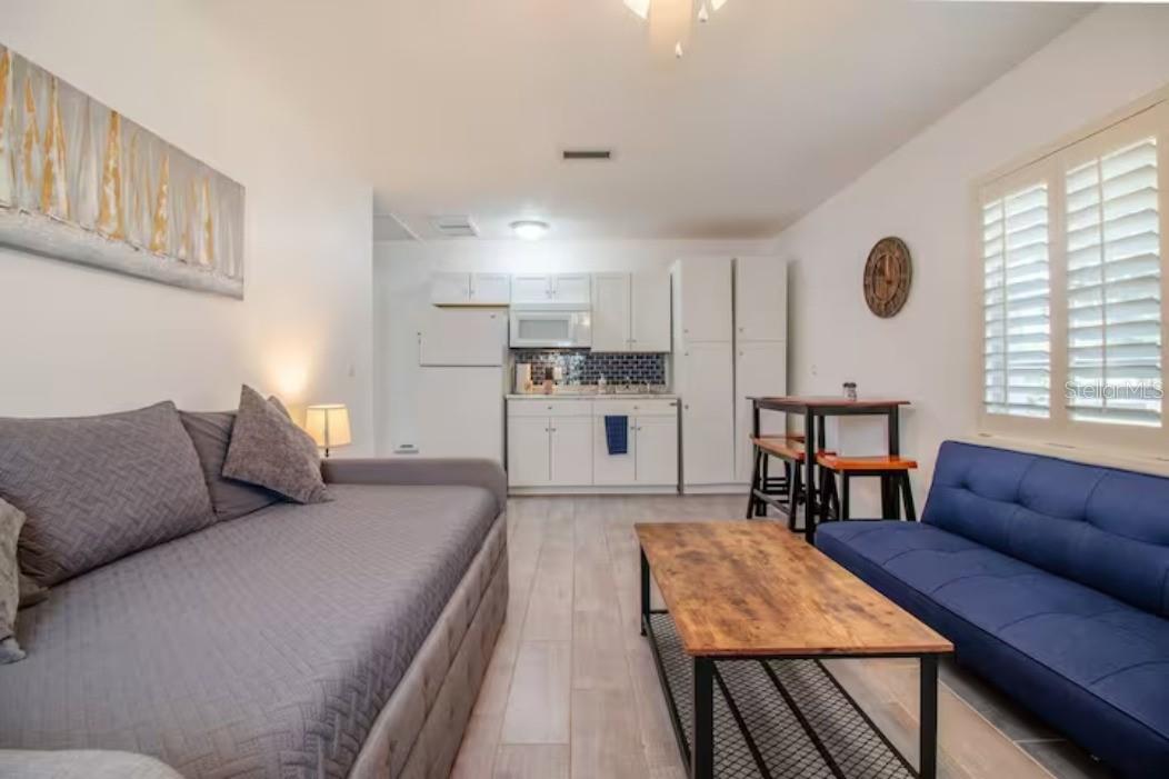 O6117175 Property Photo 4