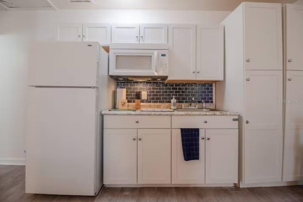 O6117175 Property Photo 8