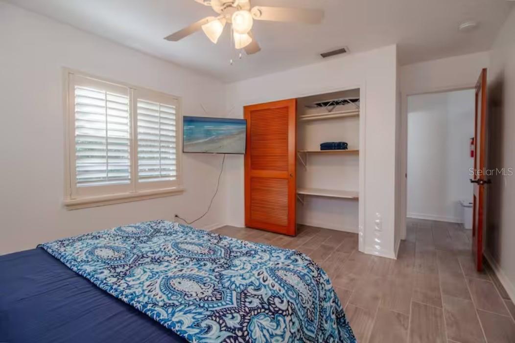 O6117175 Property Photo 11
