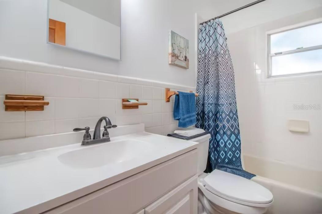 O6117175 Property Photo 18