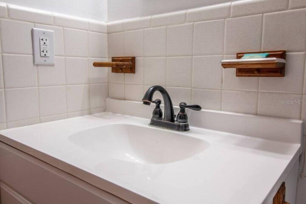 O6117175 Property Photo 20