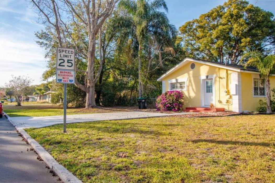 O6117175 Property Photo 24