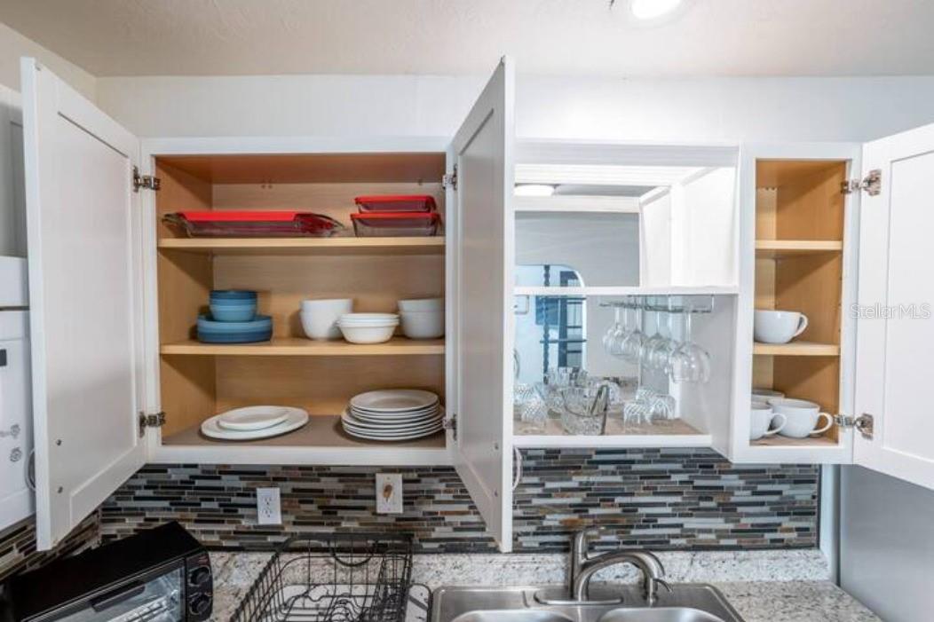 O6118210 Property Photo 23