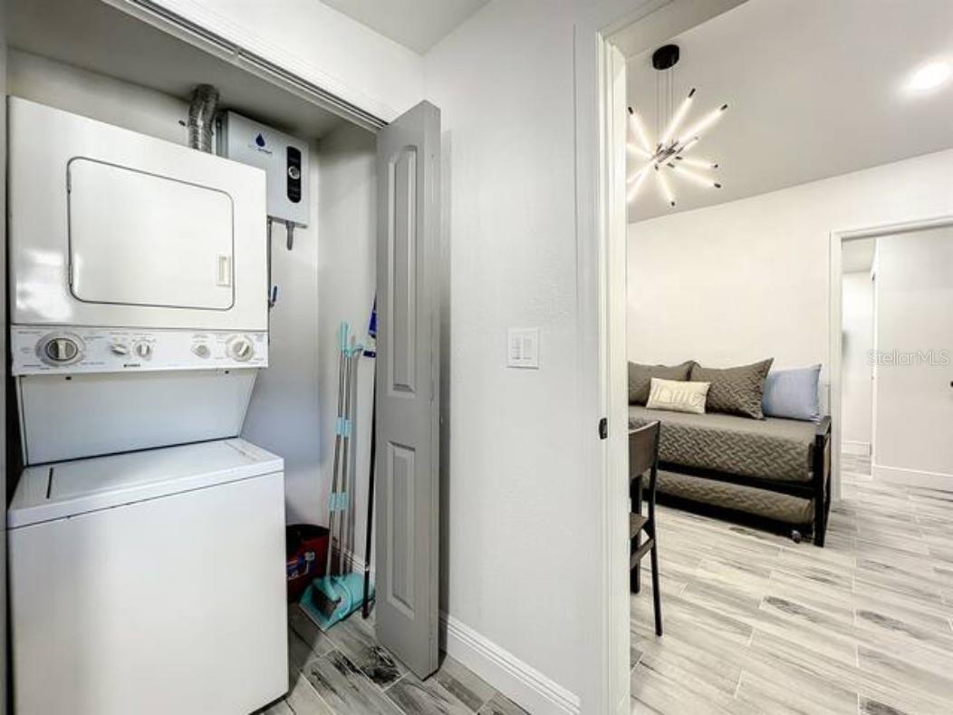 O6118579 Property Photo 15