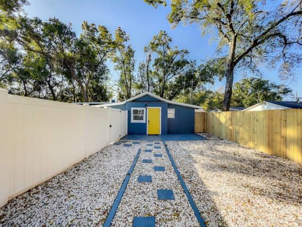 O6118579 Property Photo 18