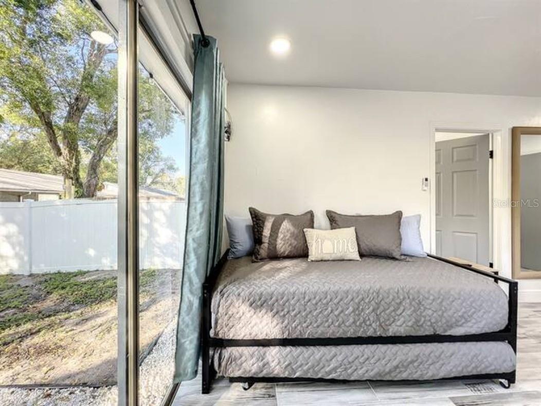 O6118626 Property Photo 9