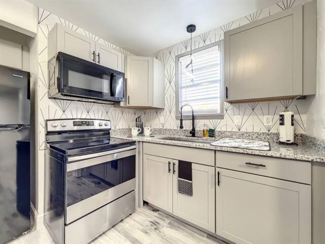 O6118626 Property Photo 11