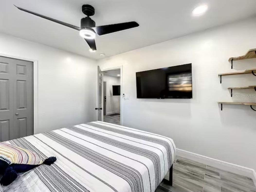 O6118626 Property Photo 14