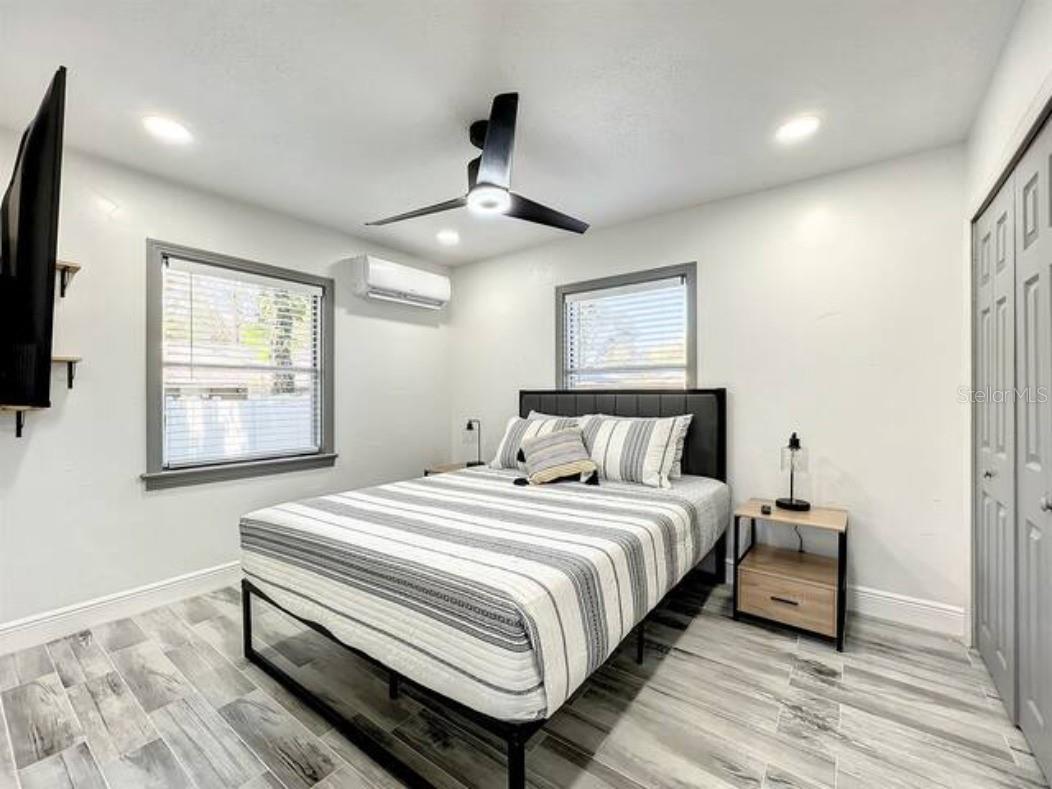 O6118626 Property Photo 16