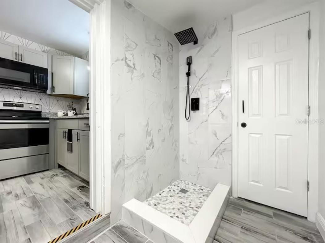 O6118626 Property Photo 19