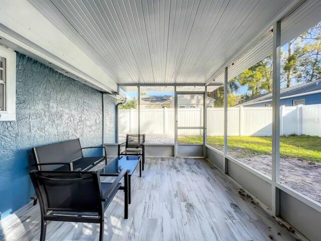 O6118626 Property Photo 22