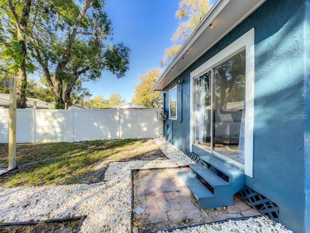 O6118626 Property Photo 26