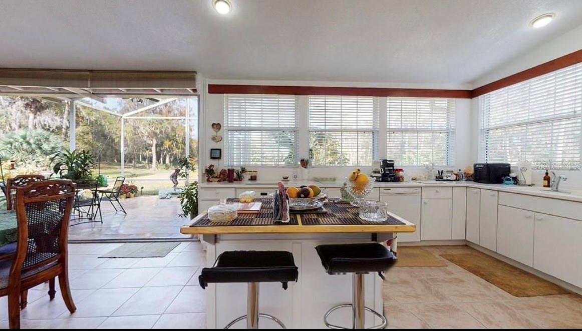 O6118763 Property Photo 8