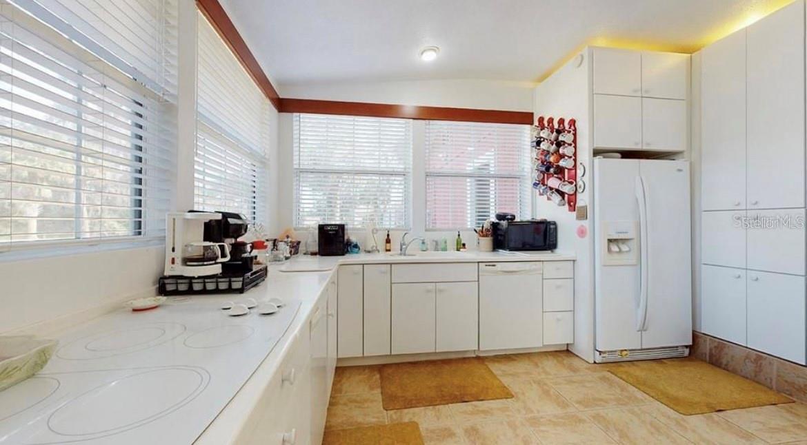 O6118763 Property Photo 9