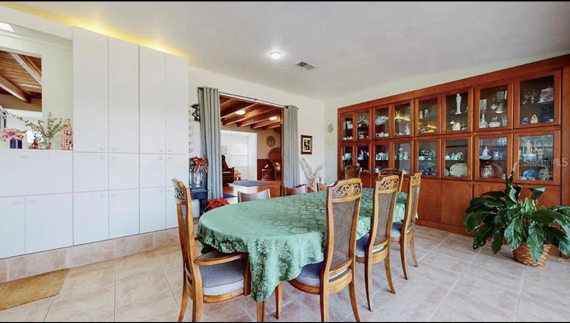 O6118763 Property Photo 11