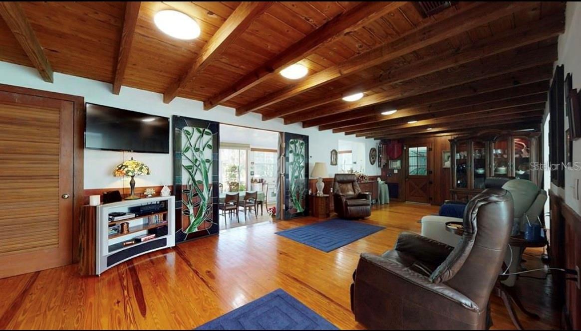 O6118763 Property Photo 14