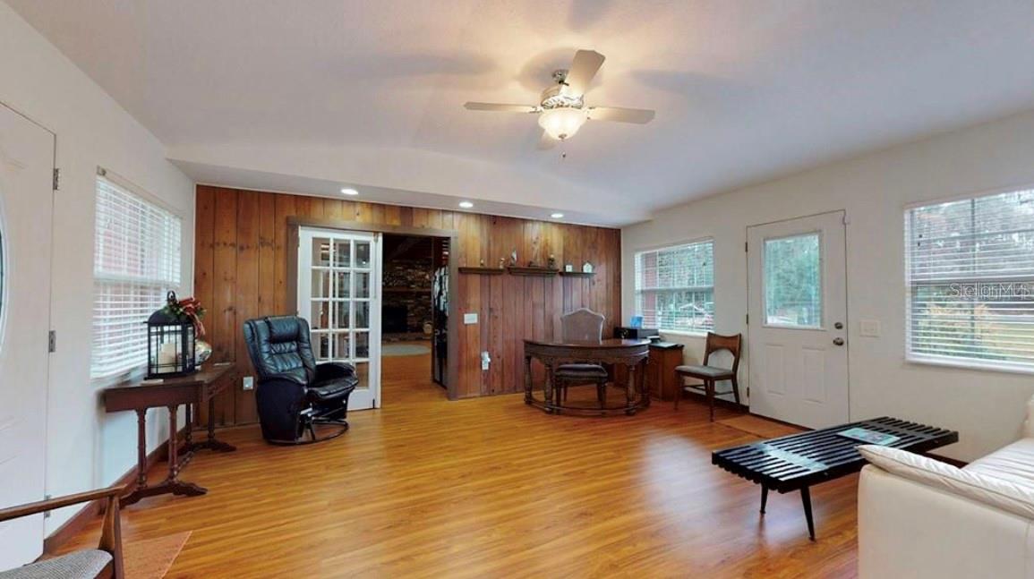 O6118763 Property Photo 17
