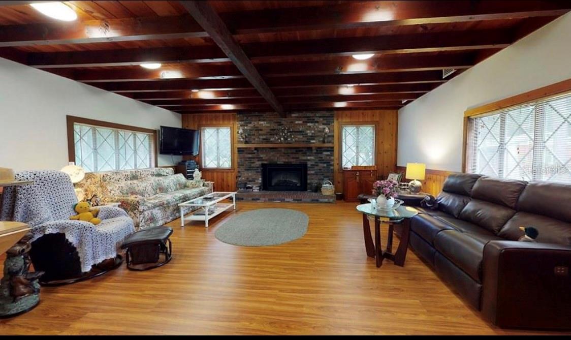 O6118763 Property Photo 18