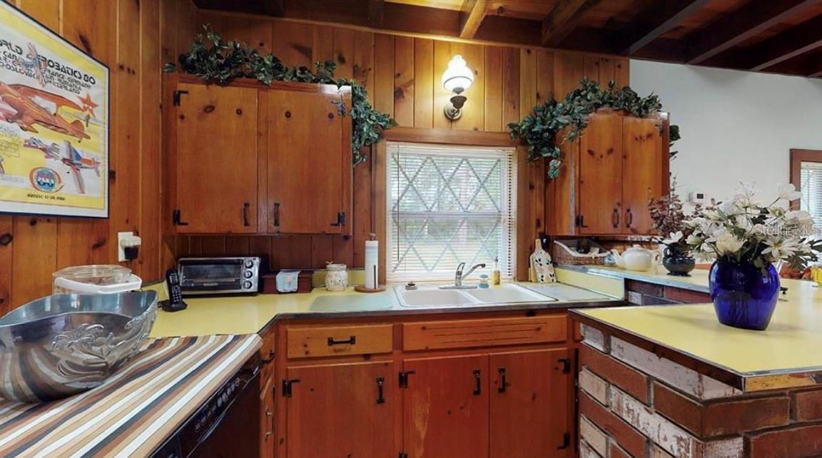 O6118763 Property Photo 19