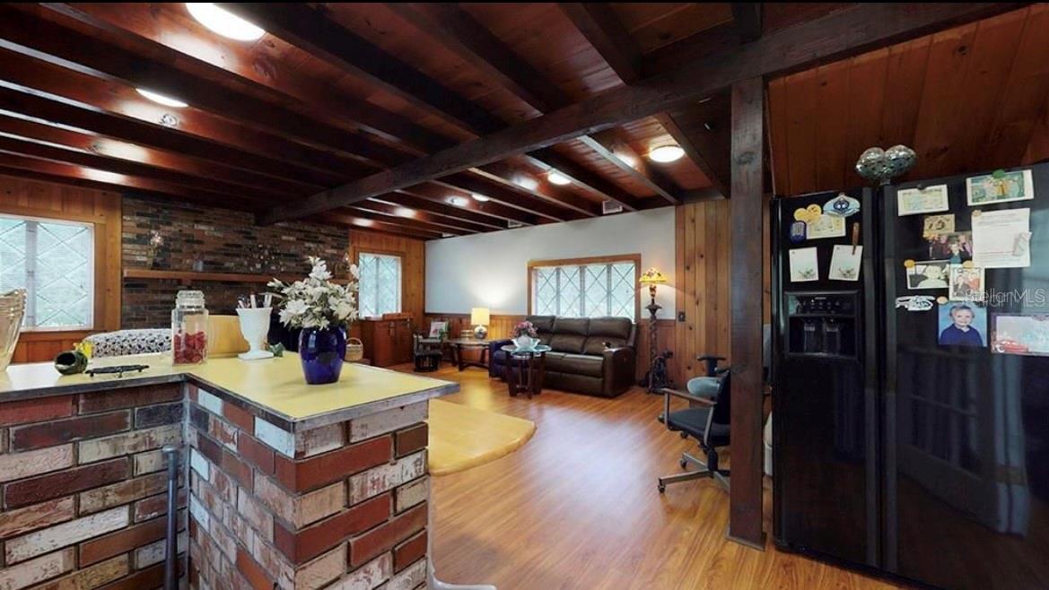 O6118763 Property Photo 20
