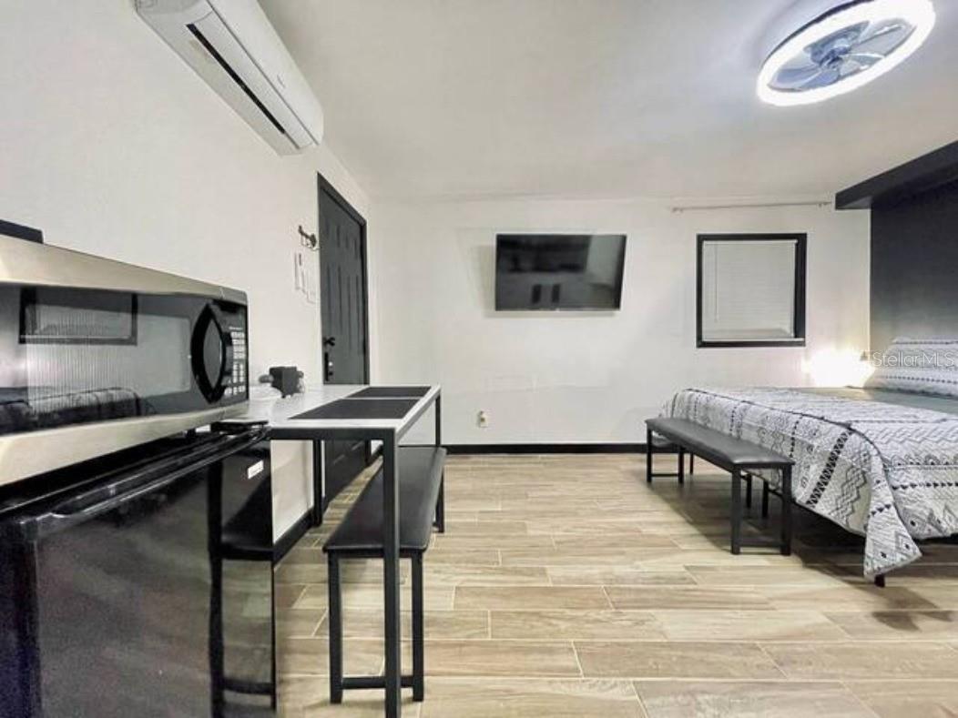 O6119323 Property Photo 12