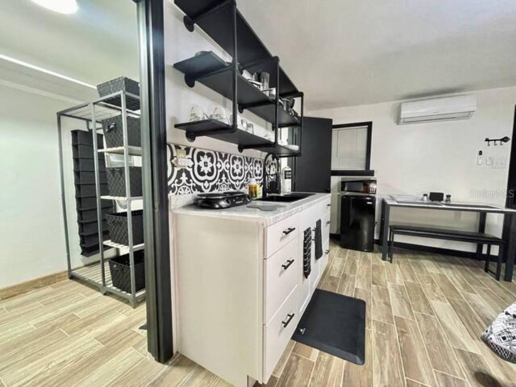 O6119323 Property Photo 13