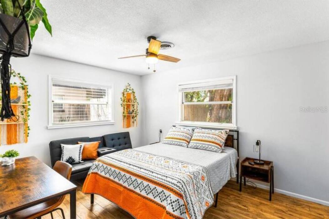 O6119607 Property Photo 2