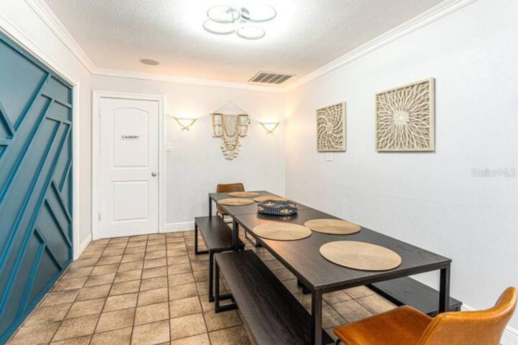 O6119607 Property Photo 7