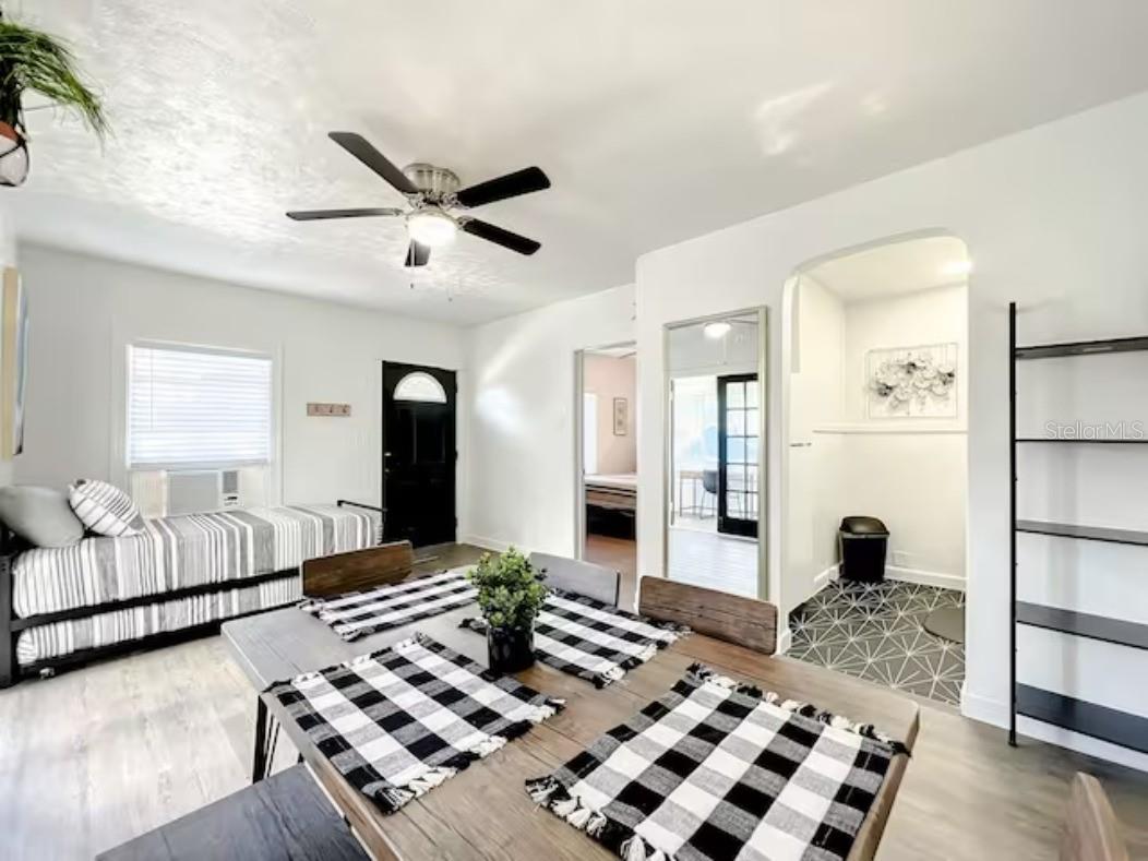 O6120049 Property Photo 13