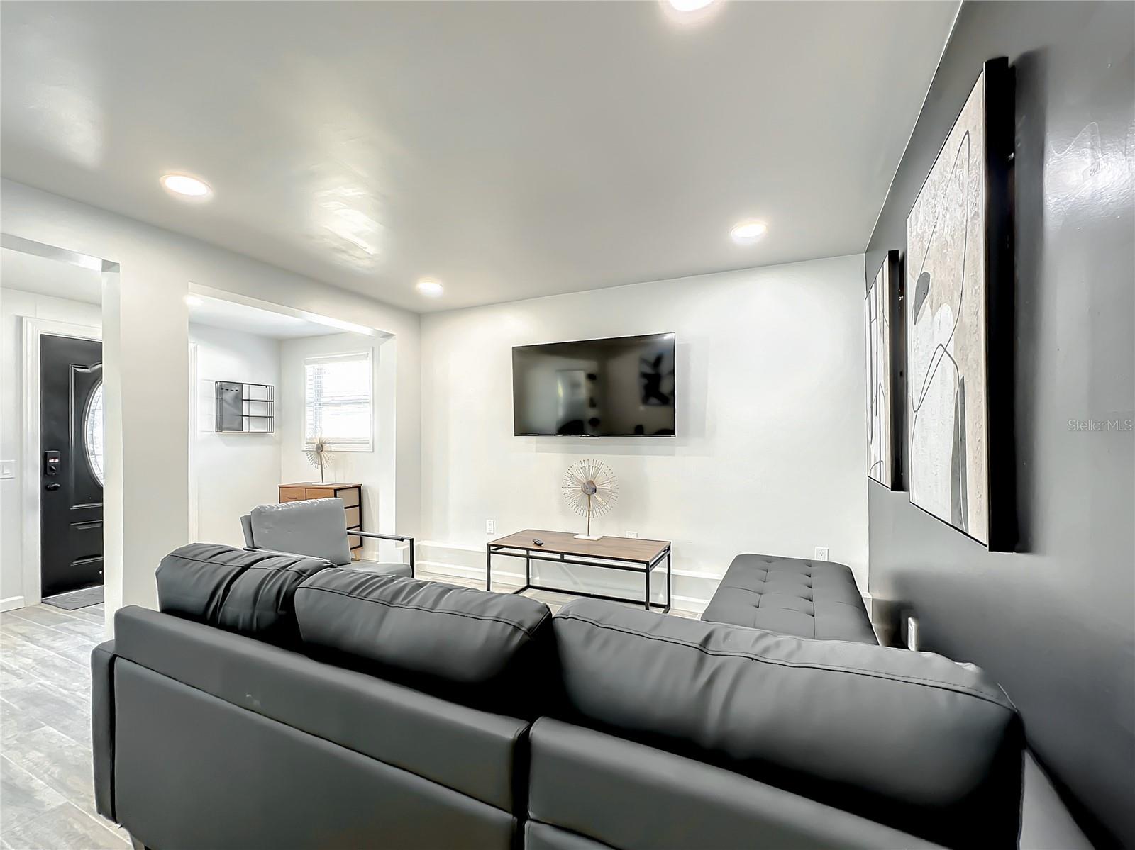 O6120670 Property Photo 20