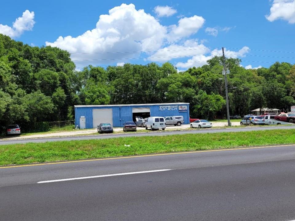 8971 Se Us-441 Property Photo 1