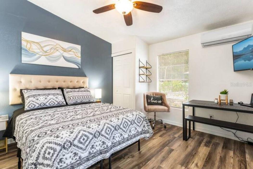 O6123721 Property Photo 3