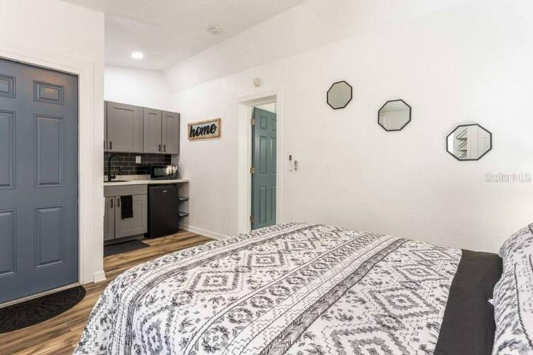 O6123721 Property Photo 4