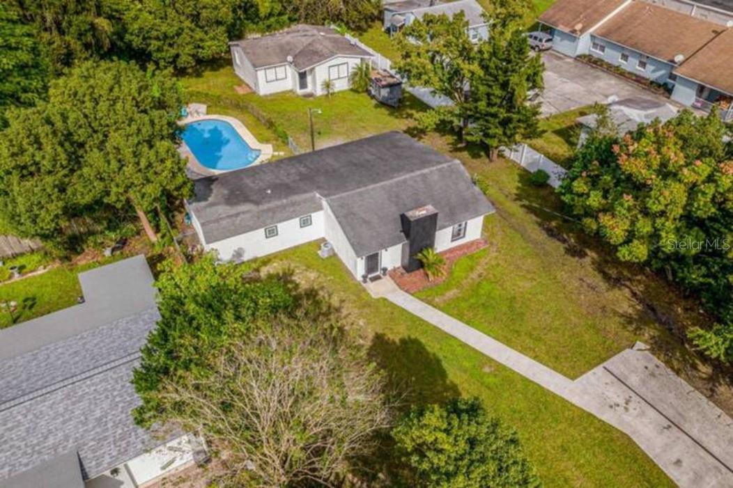 O6123721 Property Photo 9