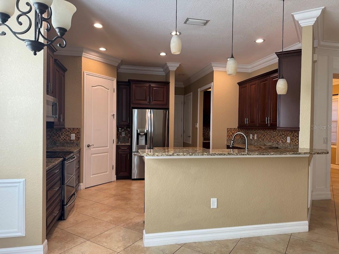 10324 Henbury St Property Photo 5