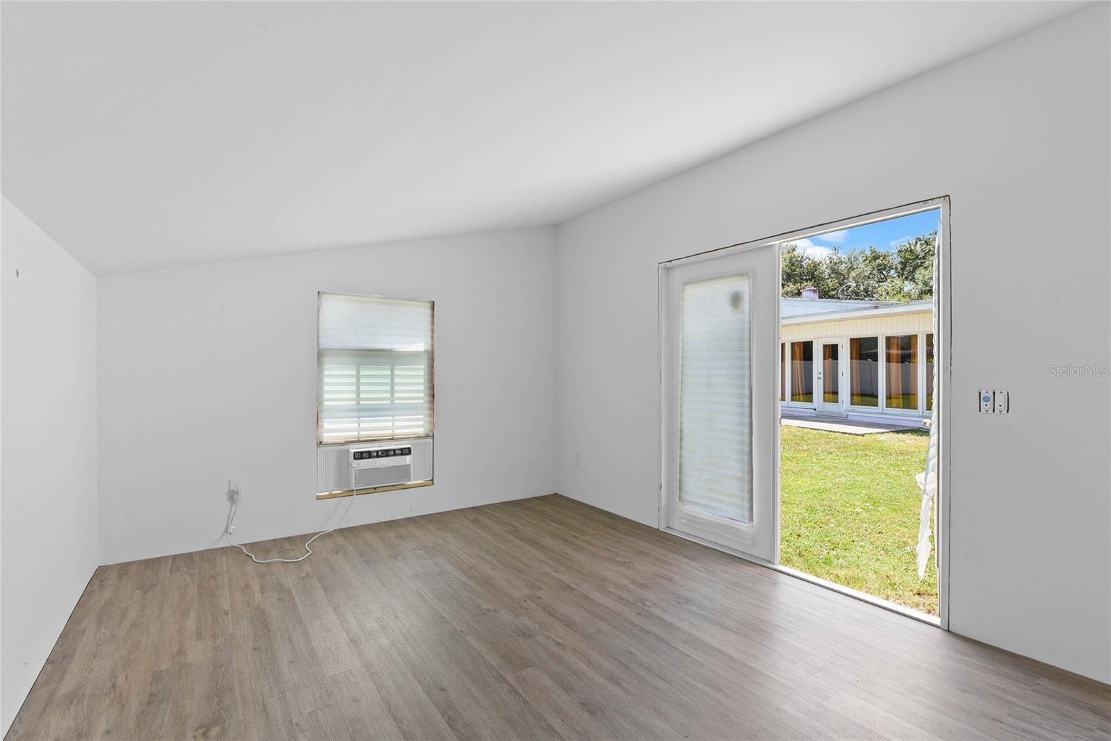 3911 Finch Street Property Photo 20