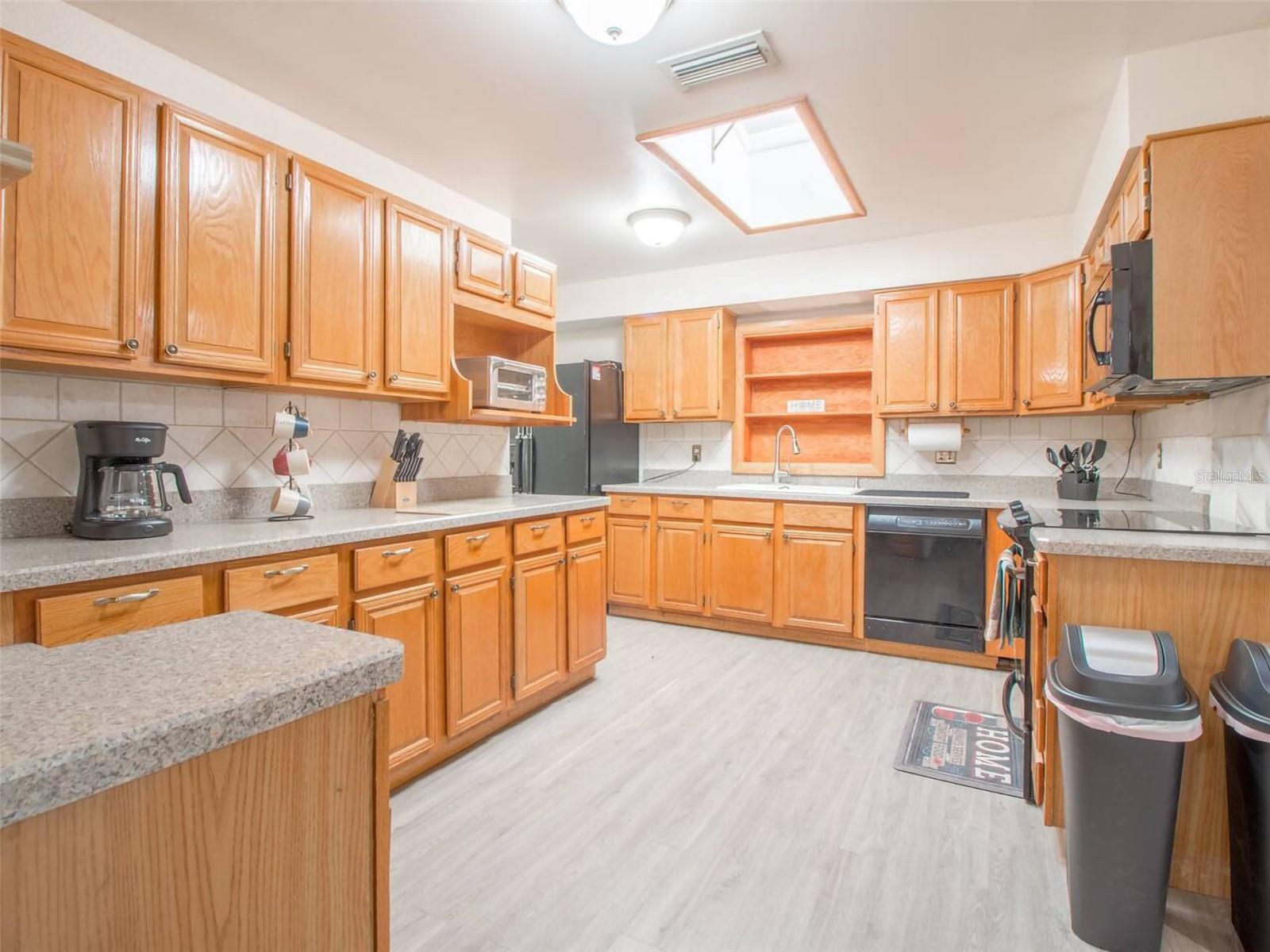 O6135015 Property Photo 7