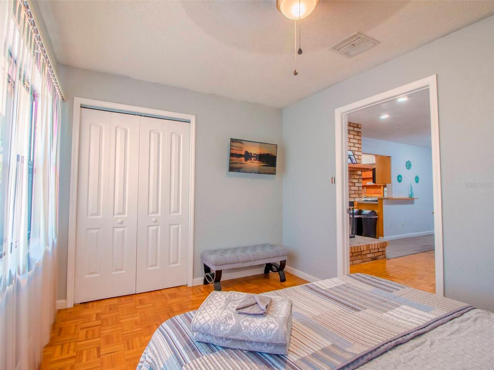 O6135015 Property Photo 14